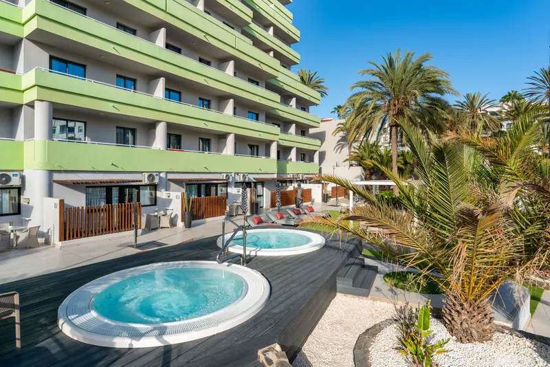 Piscinas — Hotel LIVVO Anamar Suites, Playa del Inglés 4