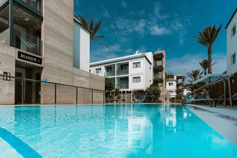 Piscina — Bristol Sunset Beach by LIVVO, Corralejo 2