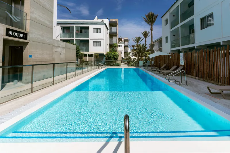 Piscina — Bristol Sunset Beach by LIVVO, Corralejo 3
