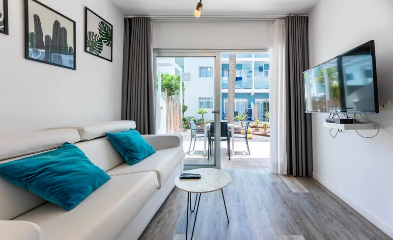 Junior Suite L — Bristol Sunset Beach by LIVVO, Corralejo 3