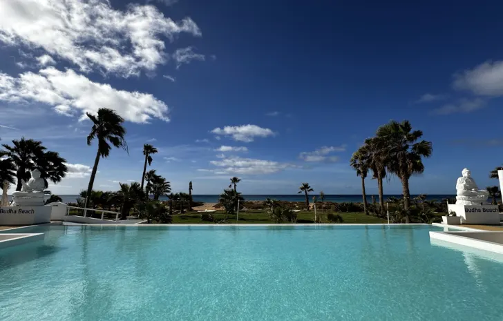 Piscina y animación — Hotel LIVVO Budha Beach, Santa María, Sal 3