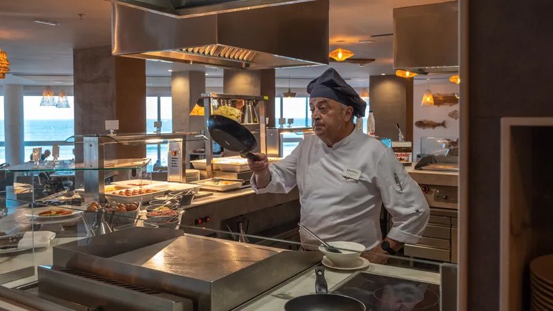 Gastronomía — Hotel Cádiz Bahía, Playa de la Victoria 5