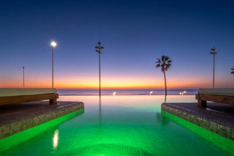 Piscinas — Hotel Cádiz Bahía, Playa de la Victoria 3