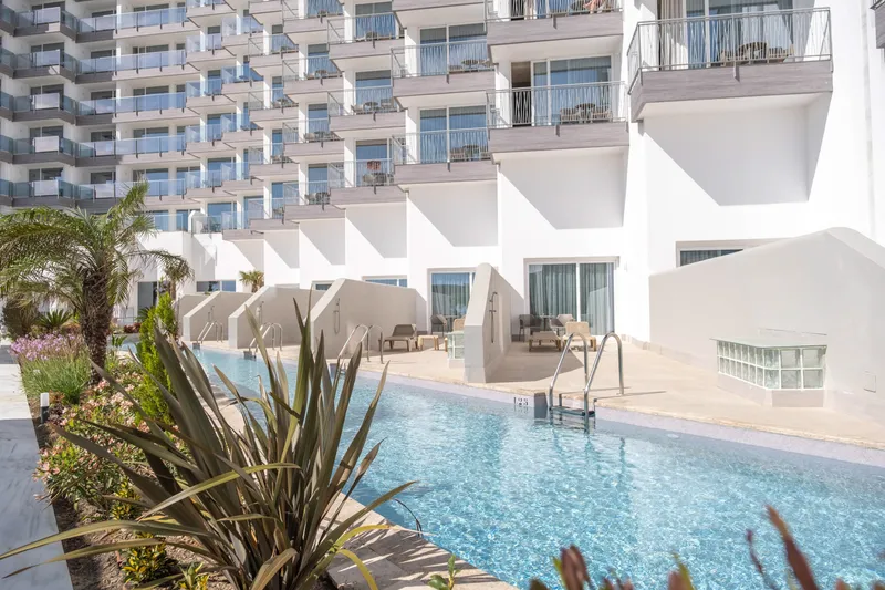 Piscinas — Hotel Cádiz Bahía, Playa de la Victoria 5