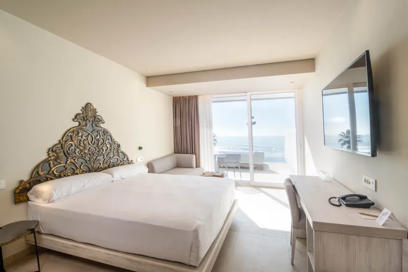 Habitación Swim Up Superior (+18) — Hotel Cádiz Bahía, Playa de la Victoria 1