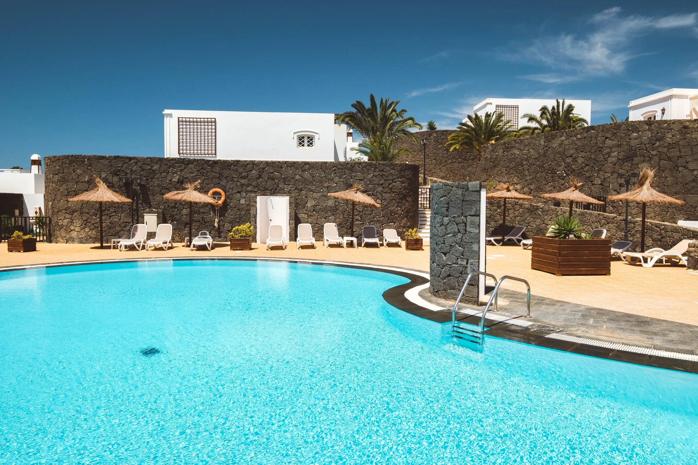 Piscinas — Apartamentos LIVVO Coloradamar, Playa Blanca 2