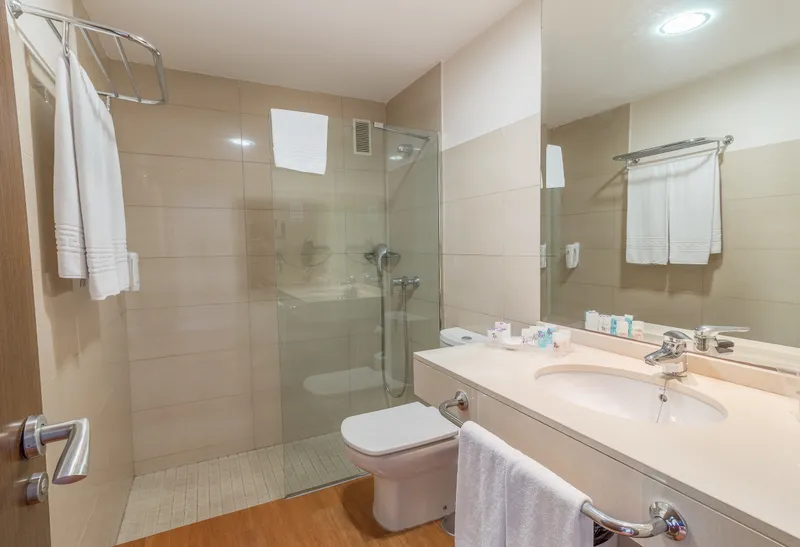Habitación Doble Vista Piscina con Balcón o Terraza — Hotel LIVVO Corralejo Beach, Corralejo 4