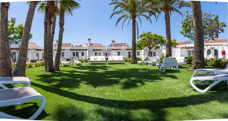 Piscinas y animación — Hotel LIVVO Dunagolf Suites, Maspalomas 5