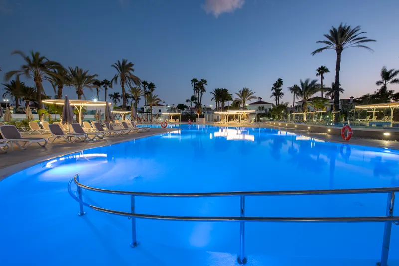 Piscinas y animación — Hotel LIVVO Dunagolf Suites, Maspalomas 7