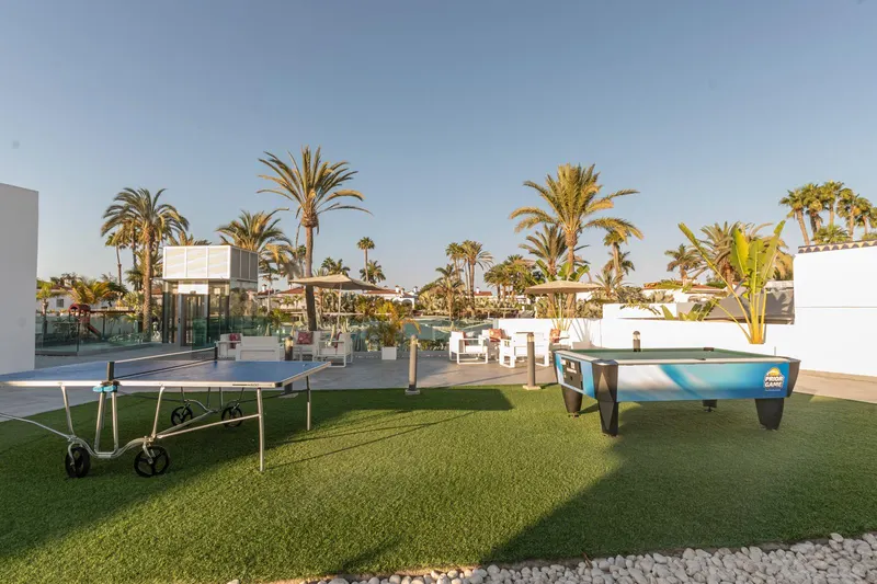 Piscinas y animación — Hotel LIVVO Dunagolf Suites, Maspalomas 8