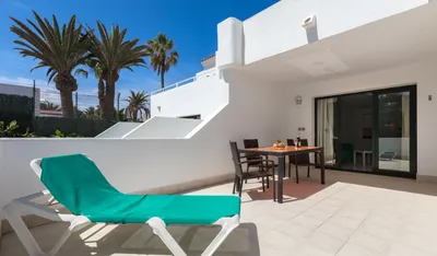 1 Schlafzimmer Apartment mit Gartenblick — Apartamentos LIVVO Erika, Corralejo 1