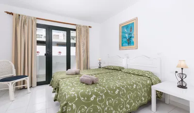 1 Schlafzimmer Apartment mit Gartenblick — Apartamentos LIVVO Erika, Corralejo 2