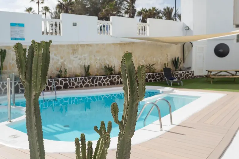 Piscina — Apartamentos LIVVO Galera Beach, Corralejo 1