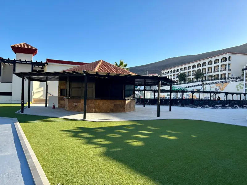 Piscinas y animación — Hotel LIVVO Jandía Golf, Morro Jable 1