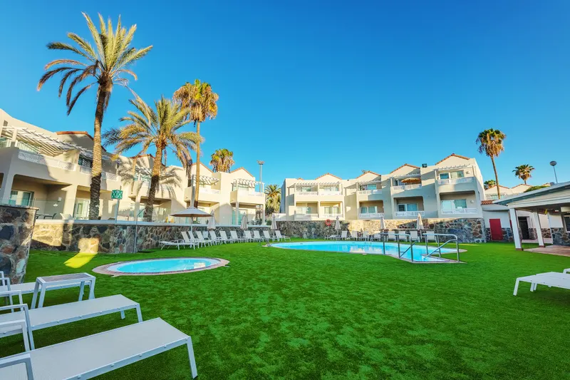 Piscina — Apartamentos LIVVO Koala Garden, Maspalomas 4
