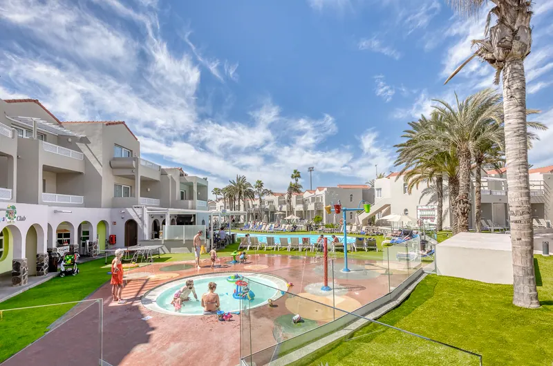Piscinas y animación — Hotel LIVVO Koala Garden, Maspalomas 3