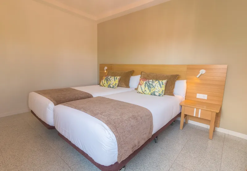 Doble Superior con Balcón — Hotel LIVVO Koala Garden, Maspalomas 5