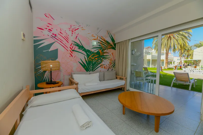 Familiar con Terraza — Hotel LIVVO Koala Garden, Maspalomas 2