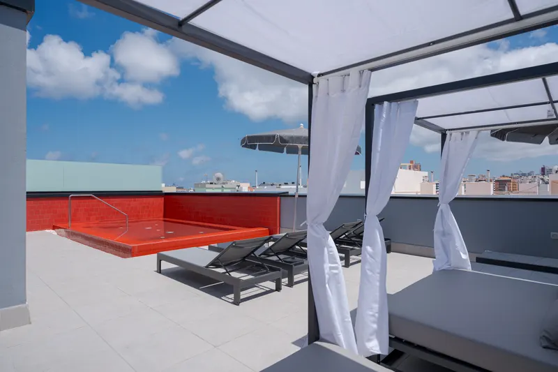 Piscina y Rooftop — Hotel LIVVO La Escarlata, Las Palmas de Gran Canaria 3