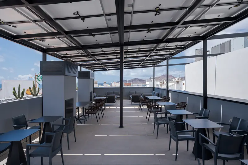 Piscina y Rooftop — Hotel LIVVO La Escarlata, Las Palmas de Gran Canaria 4