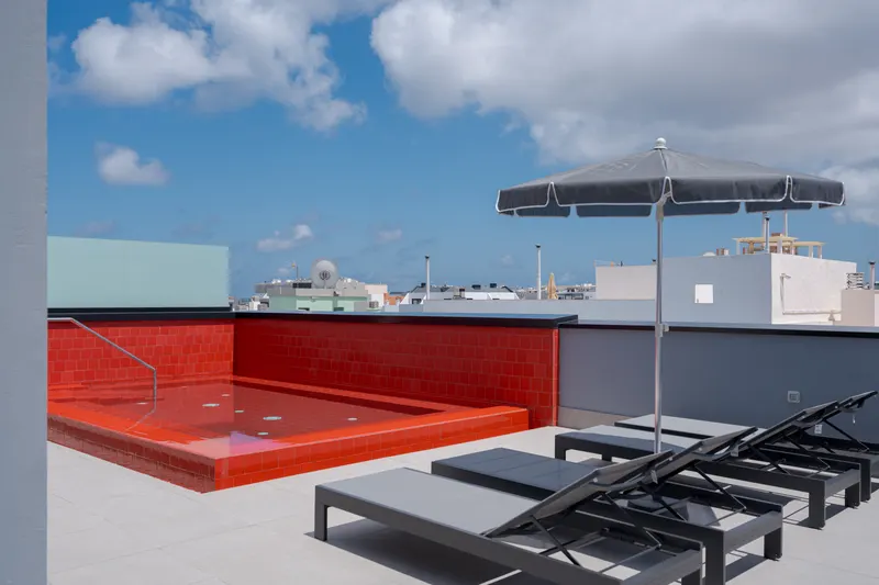 Piscina y Rooftop — Hotel LIVVO La Escarlata, Las Palmas de Gran Canaria 6