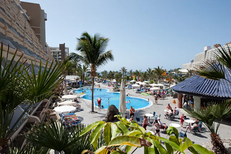 Piscinas y animación — Hotel LIVVO Lago Taurito, Taurito 2