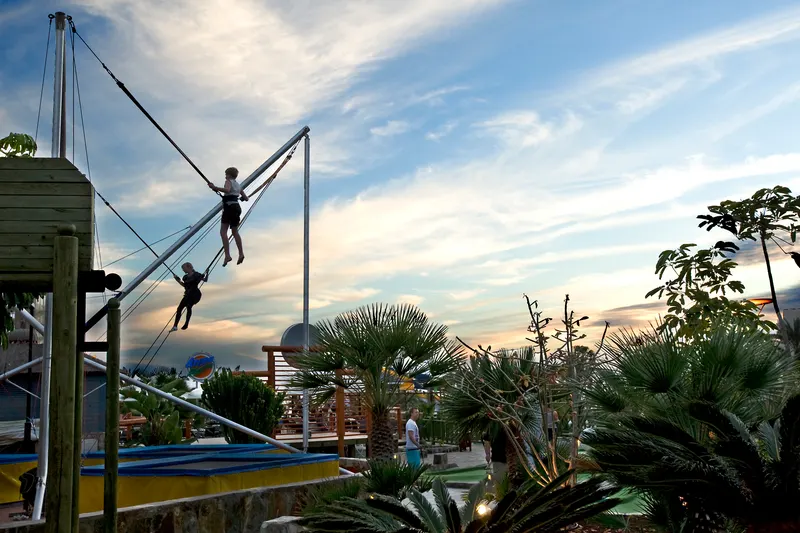 Piscinas y animación — Hotel LIVVO Lago Taurito, Taurito 8