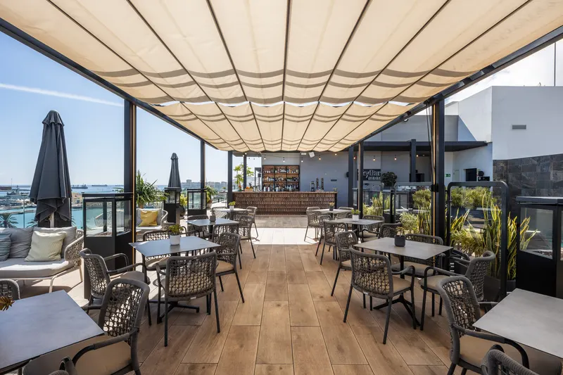 Piscina y Rooftop — Hotel LIVVO Lumm, Las Palmas de Gran Canaria 2