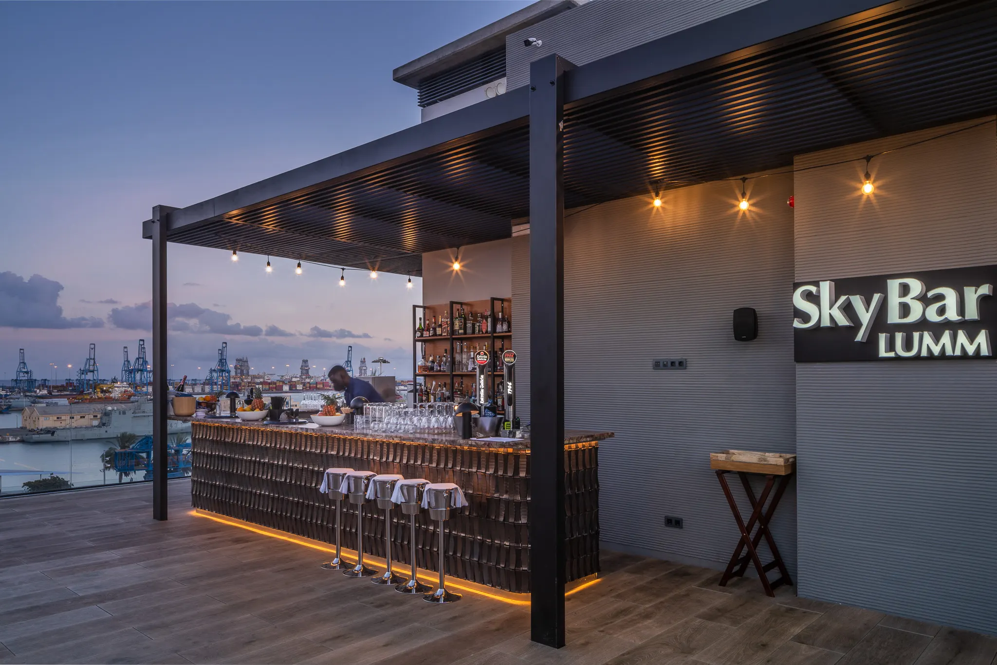 Pool and Rooftop — Hotel LIVVO Lumm, Las Palmas de Gran Canaria 4
