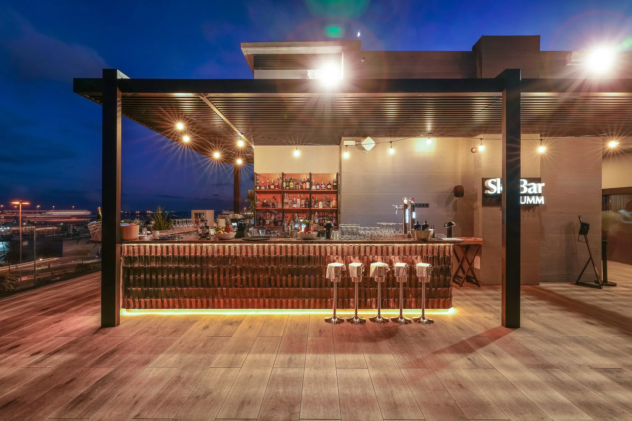 Pool and Rooftop — Hotel LIVVO Lumm, Las Palmas de Gran Canaria 5