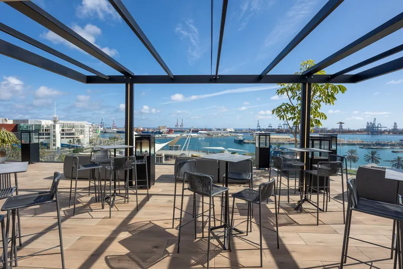 Piscina y Rooftop — Hotel LIVVO Lumm, Las Palmas de Gran Canaria 6