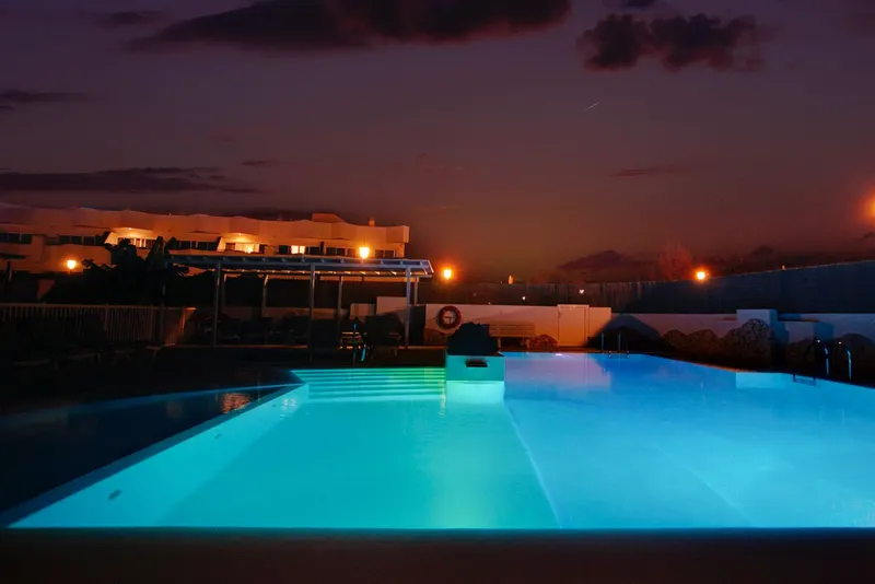 Piscina — Apartamentos LIVVO Mar Azul, Corralejo 6
