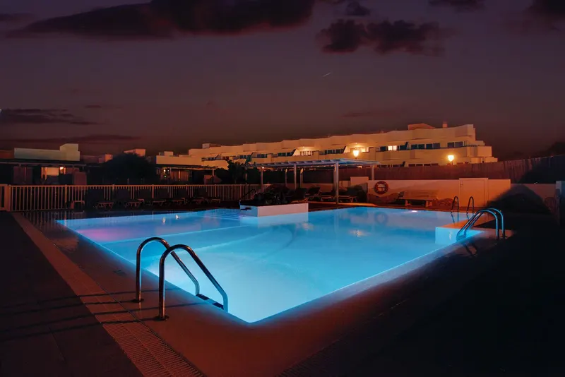 Piscina — Apartamentos LIVVO Mar Azul, Corralejo 7