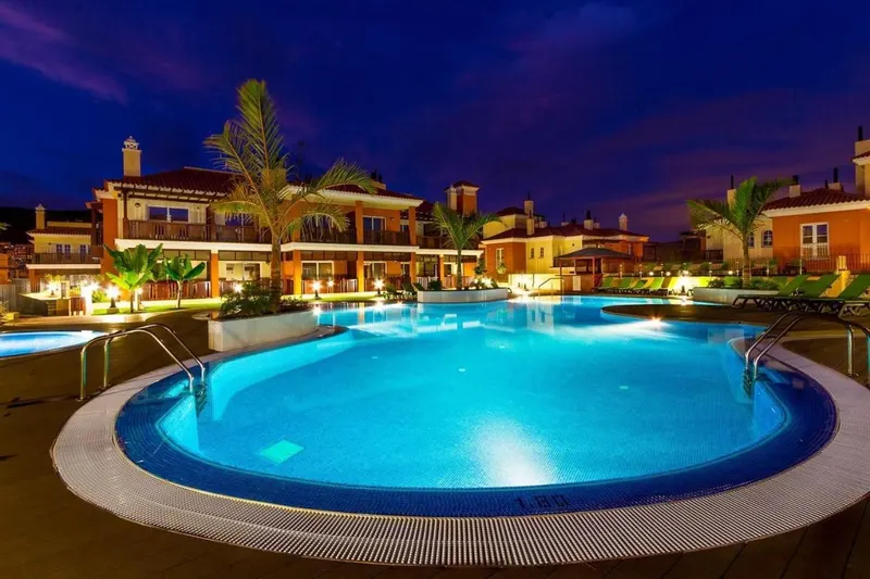 Piscina — Apartamentos LIVVO Montecarrera, Arguineguín 3