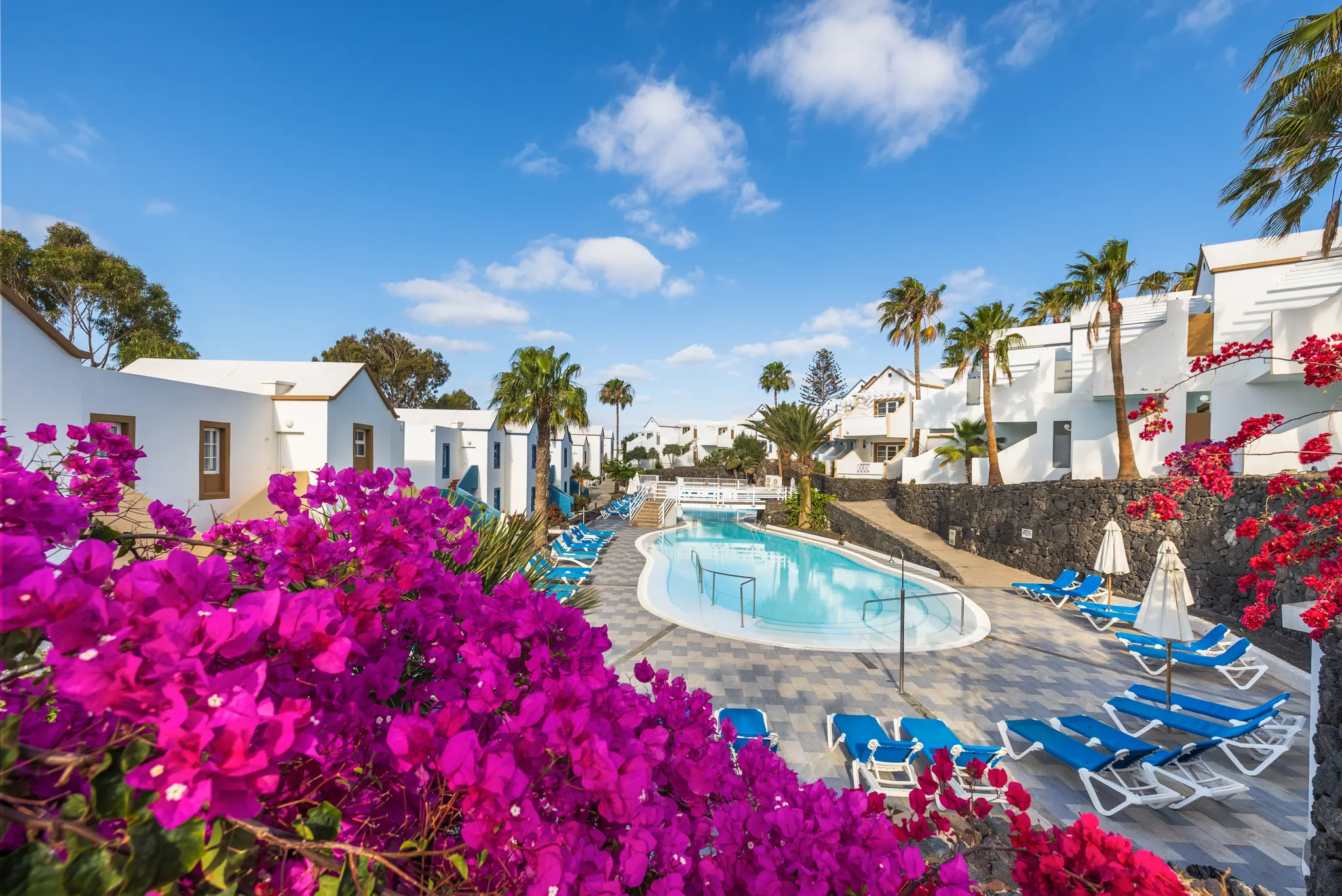 Pools and Entertainment — Apartamentos LIVVO Morromar, Puerto del Carmen 1