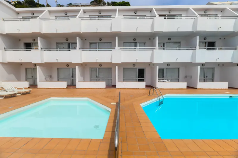 Piscinas — Apartamentos LIVVO Puerto Bello, Puerto Rico 3