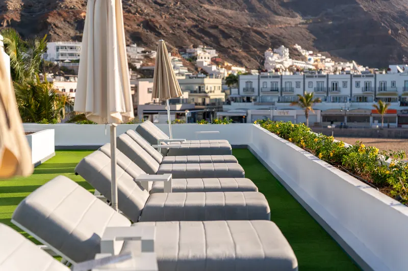 Piscinas y Rooftop — Hotel LIVVO Puerto de Mogán, Puerto de Mogán 2