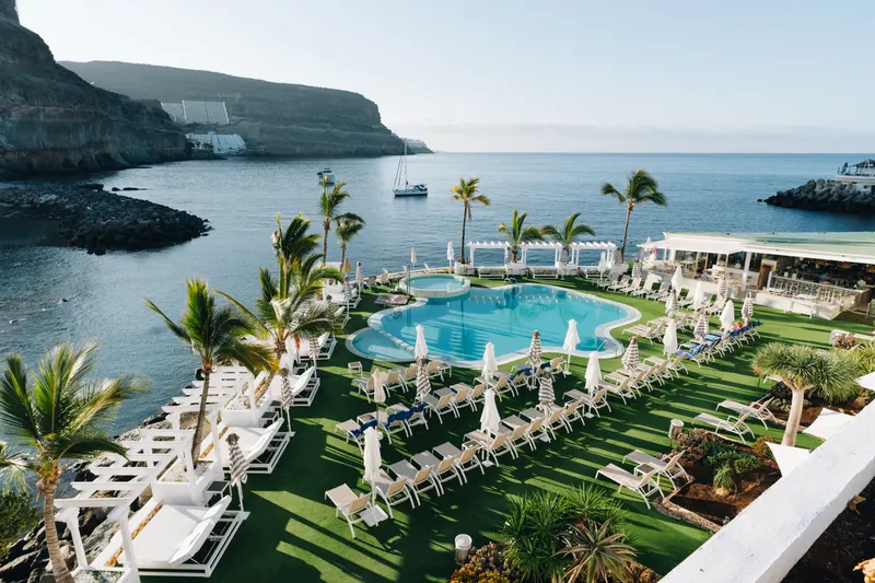 Piscinas y Rooftop — Hotel LIVVO Puerto de Mogán, Puerto de Mogán 7