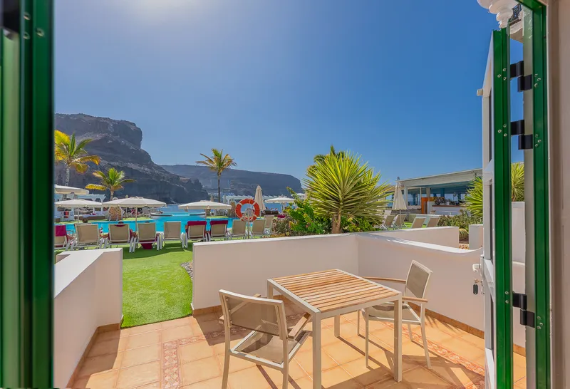 Doble vista piscina con terraza — Hotel LIVVO Puerto de Mogán, Puerto de Mogán 1