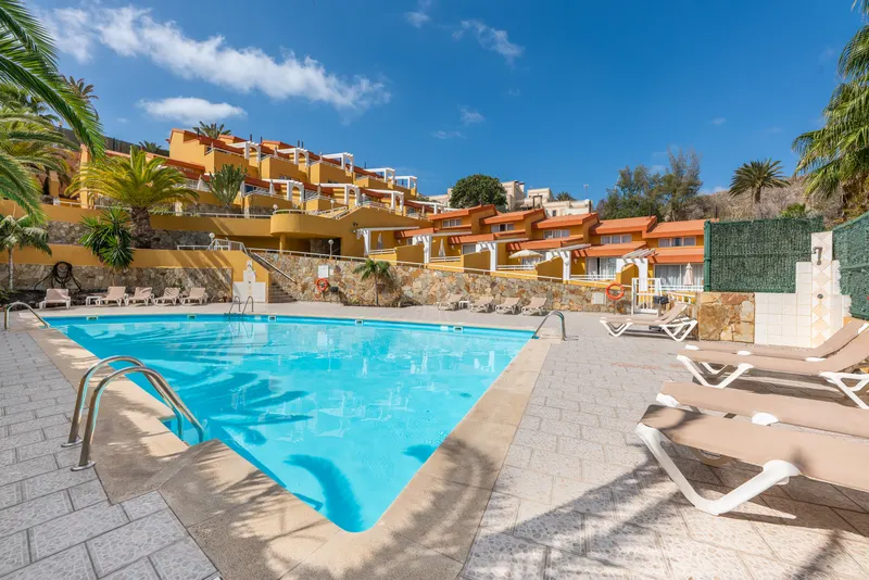 Piscina — Apartamentos Punta Marina by LIVVO, Morro Jable 4