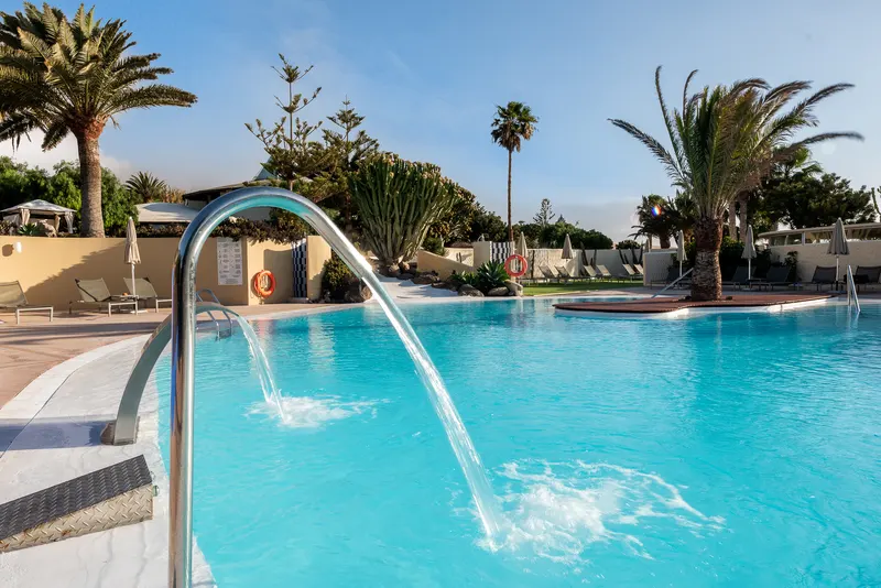 Piscinas — Hotel LIVVO Risco del Gato Suites, Costa Calma 5