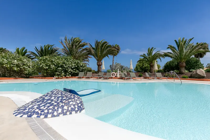 Piscinas — Hotel LIVVO Risco del Gato Suites, Costa Calma 6