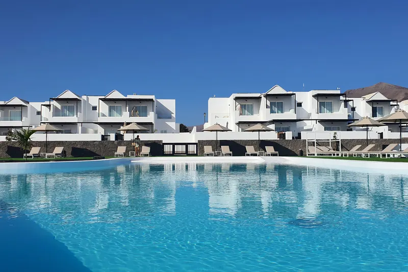 Piscina — Serena del Mar by LIVVO, Playa Blanca 2