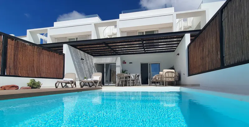 Piscina — Serena Holiday Homes by LIVVO, Playa Blanca 3
