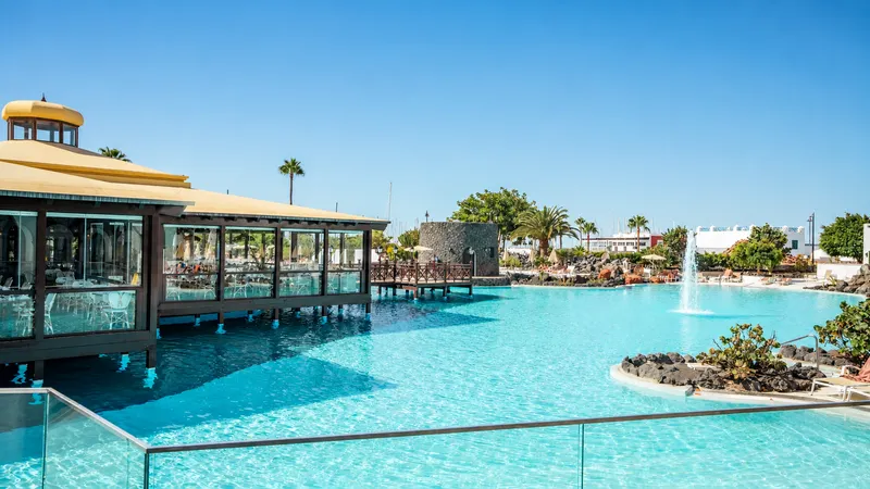 Doble Vista Piscina — Hotel LIVVO Volcán Lanzarote, Playa Blanca 1