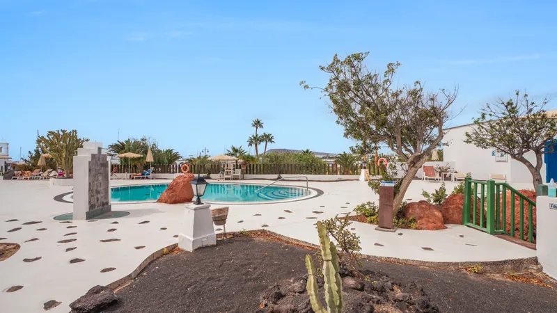 Doble Vista Piscina — Hotel LIVVO Volcán Lanzarote, Playa Blanca 2