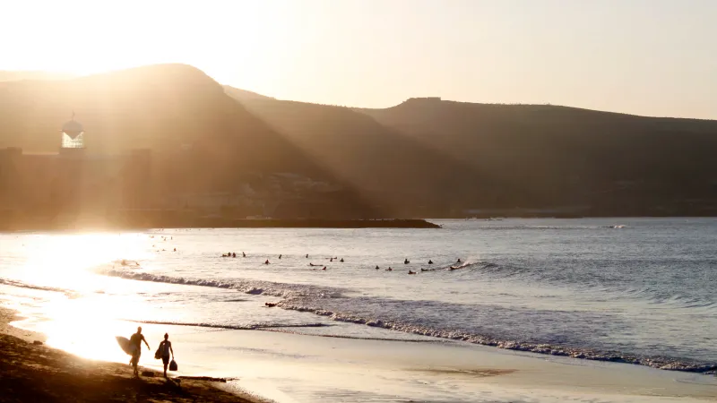 Playa de Las Canteras, el gran salón urbano de Las Palmas de Gran Canaria.